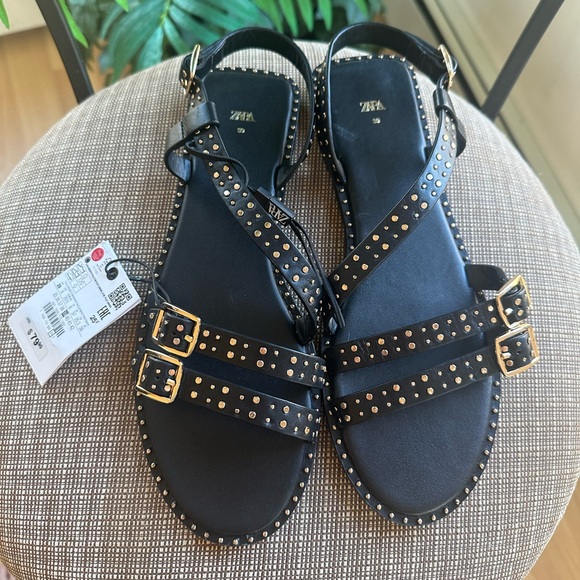 🆕 NWT Zara Black Leather Studded Sandals - Picture 5 of 16